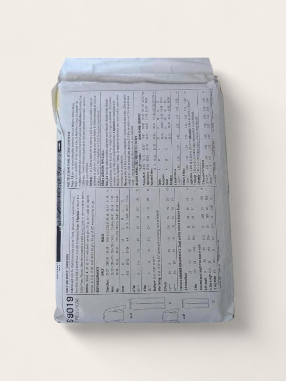Simplicity Sewing Pattern - Picture 2 of 2